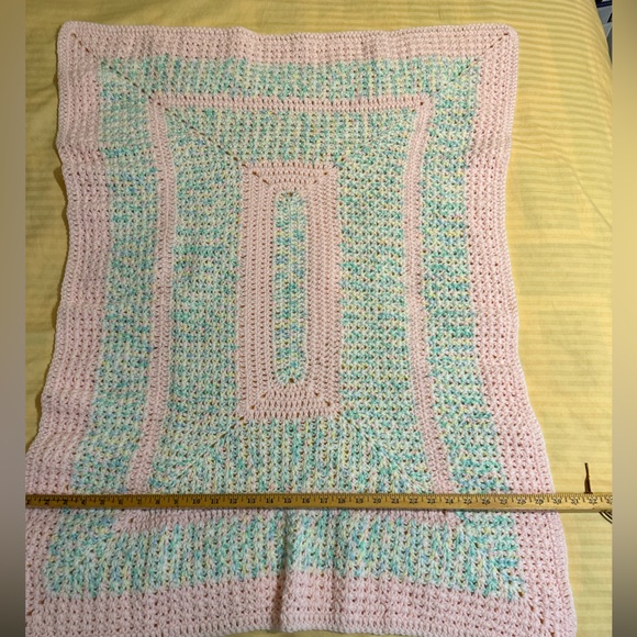 Baby blanket. Hand crochet. Soft pastel colors. - Picture 6 of 9